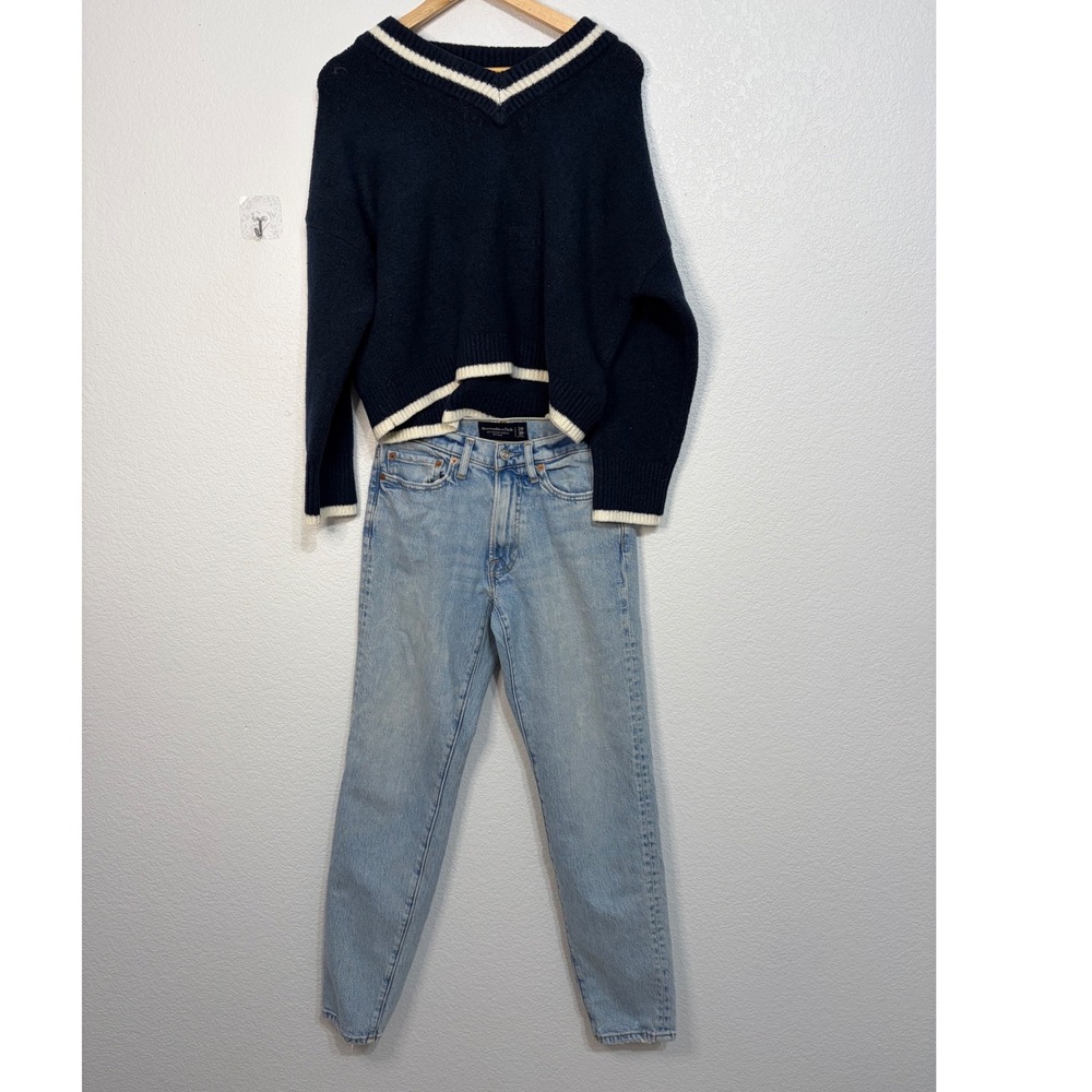 Abercrombie & Fitch 90s Slim Jeans‎ 28 and Navy V-Neck Crop Sweater Small Bundle